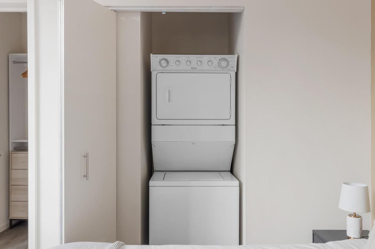 River North Jr 1br W Game Nr L Chi-971 Apartment