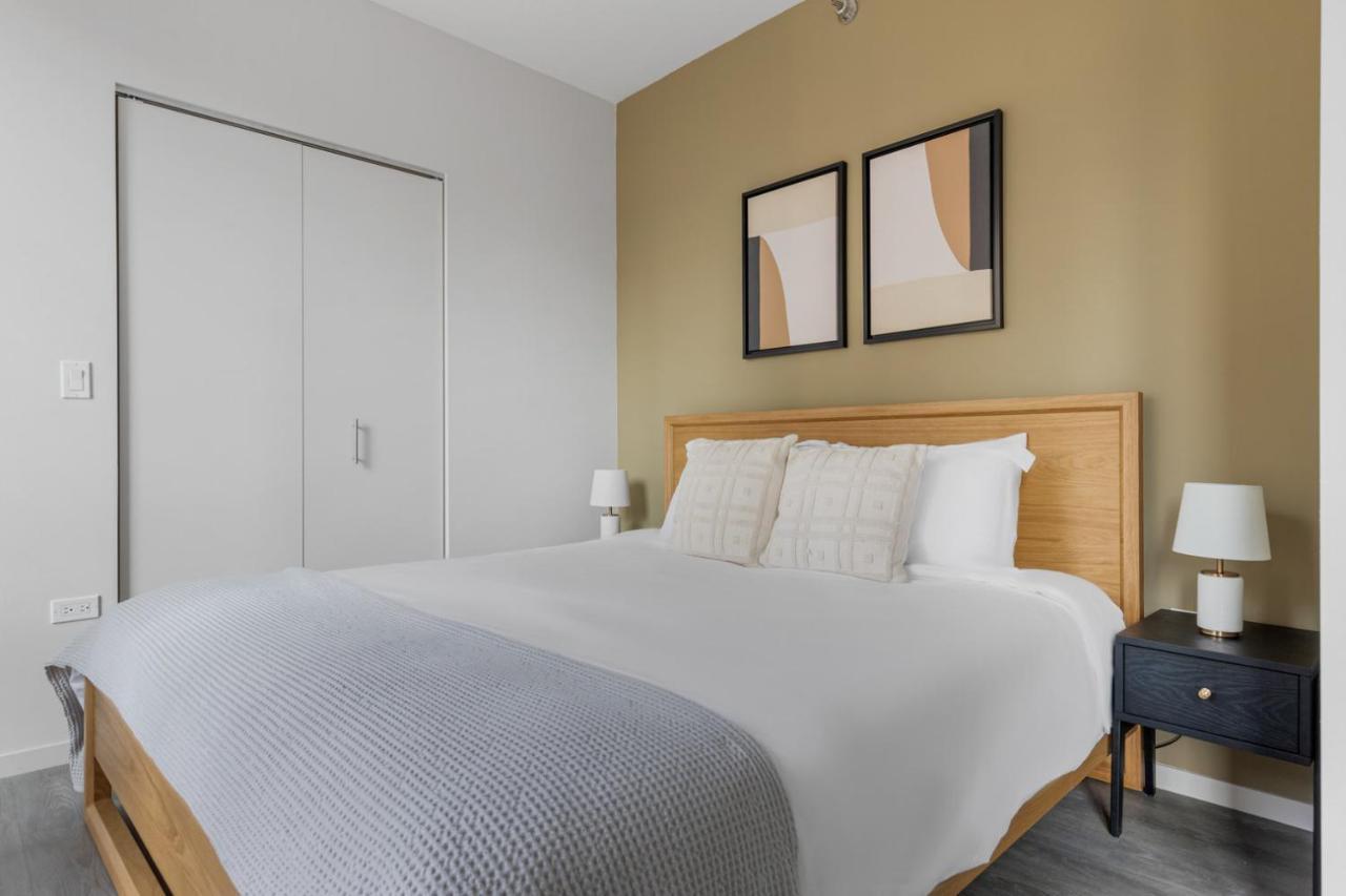 River North Jr 1br W Game Nr L Chi-971 Apartment *