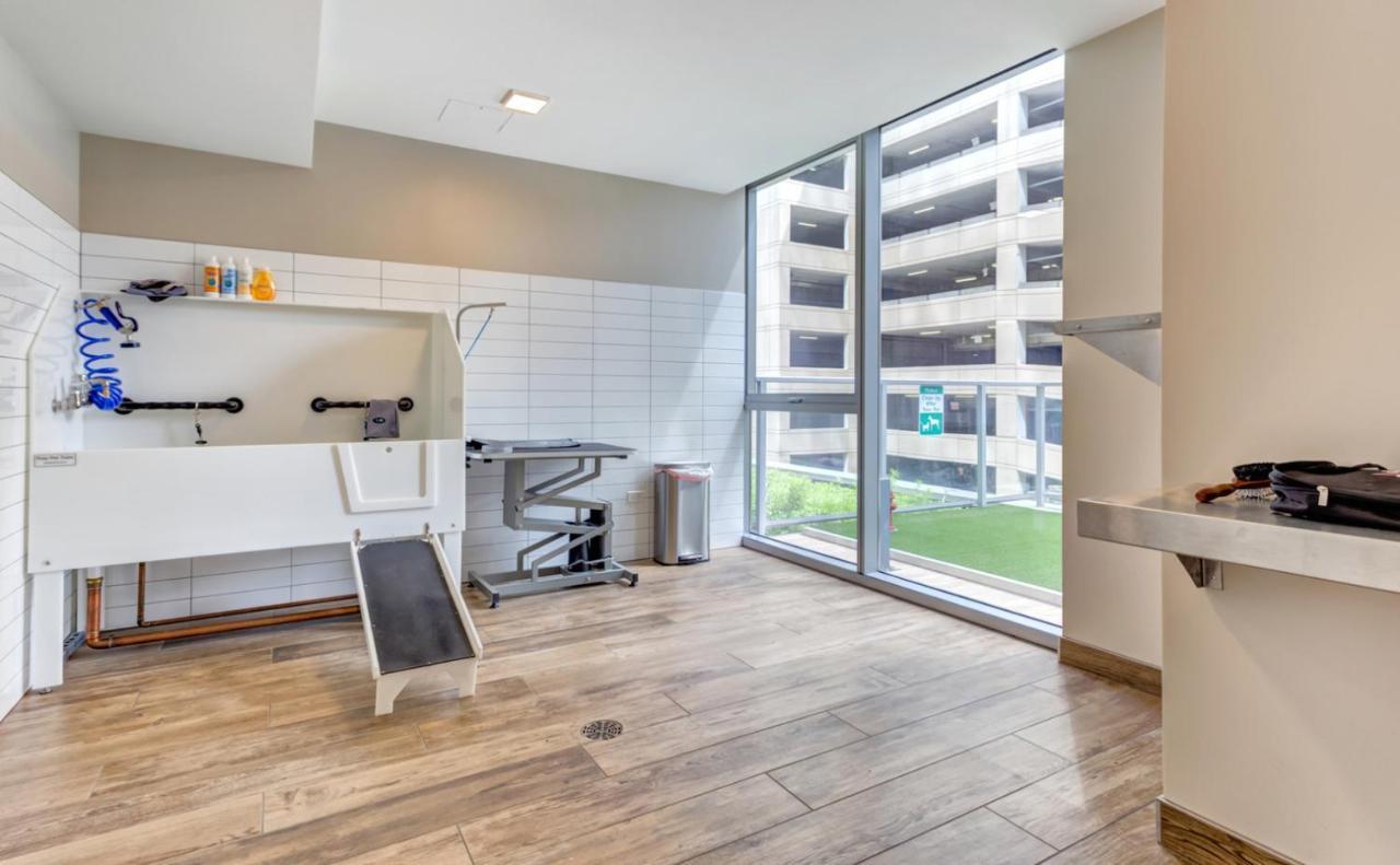 Apartment River North Jr 1br W Game Nr L Chi-971 Chicago