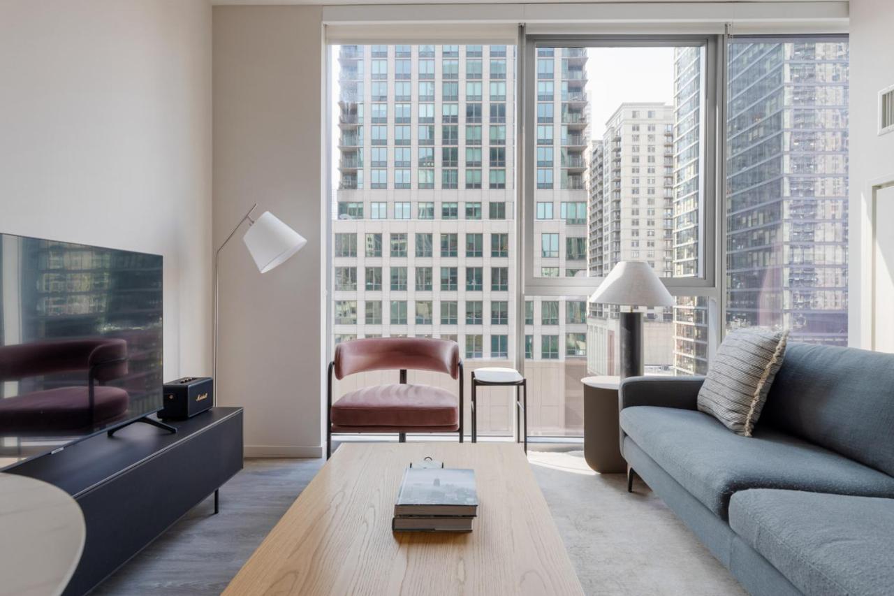 Apartment River North Jr 1br W Game Nr L Chi-971
