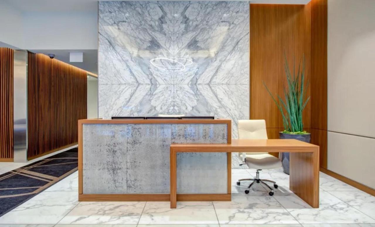 River North Jr 1br W Game Nr L Chi-971 *
