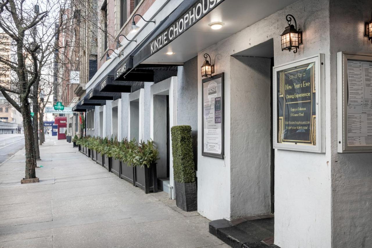 River North Jr 1br W Game Nr L Chi-971 *