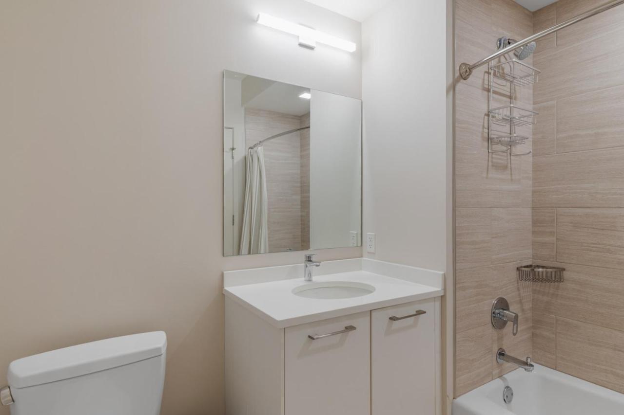 River North Jr 1br W Game Nr L Chi-971 Apartment