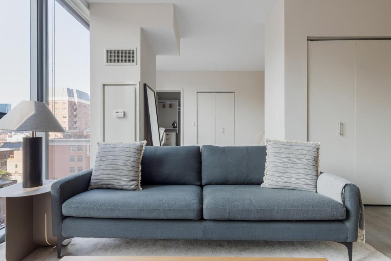 Apartment River North Jr 1br W Game Nr L Chi-971