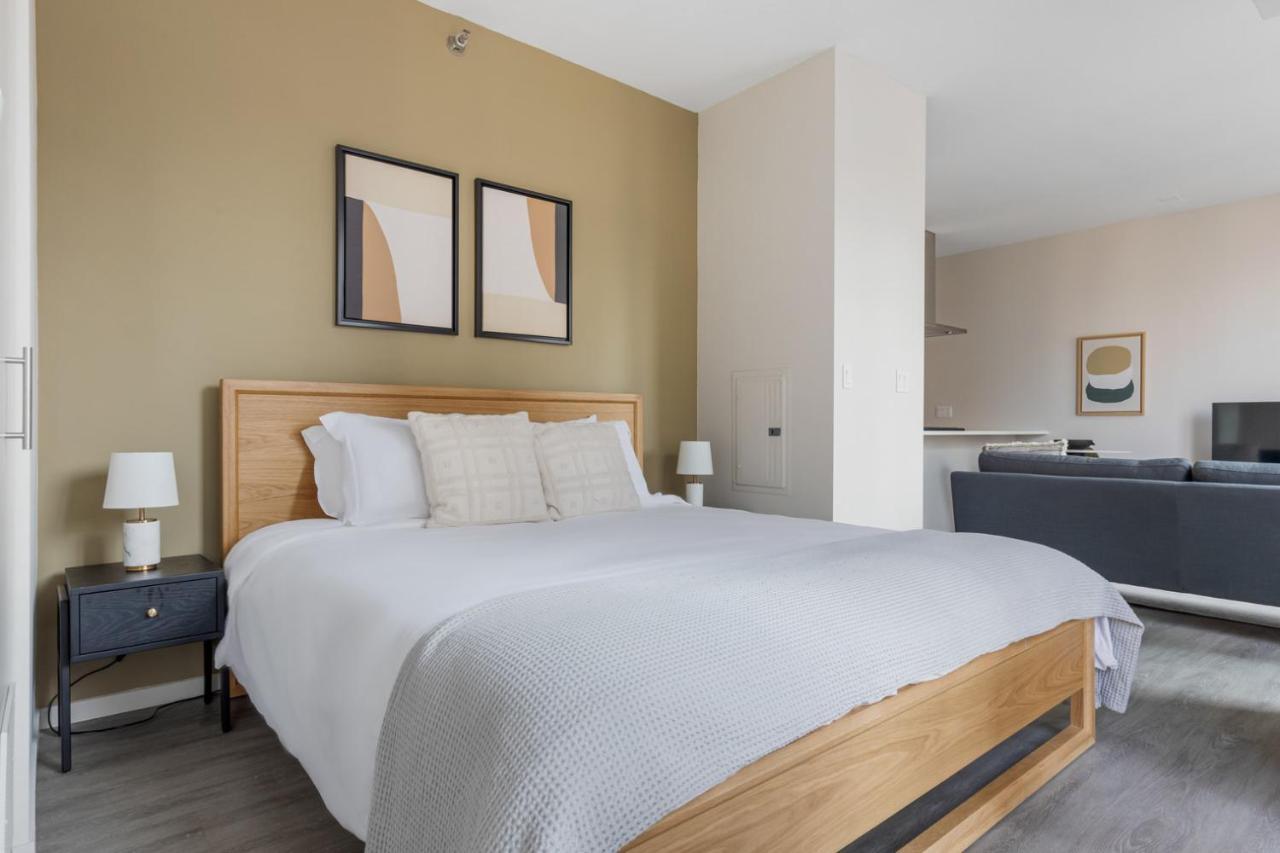 Apartment River North Jr 1br W Game Nr L Chi-971 Chicago